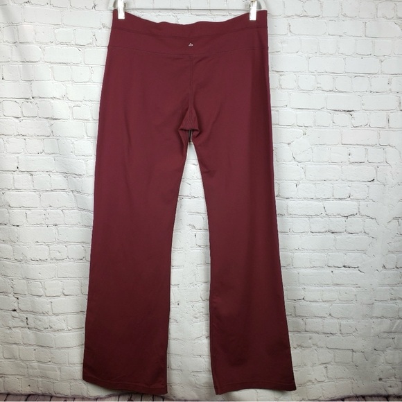 130 10/$50🏄🏻‍♀️ Prana Burgandy Yoga Flare Elastic Waist Pants - Picture 4 of 16